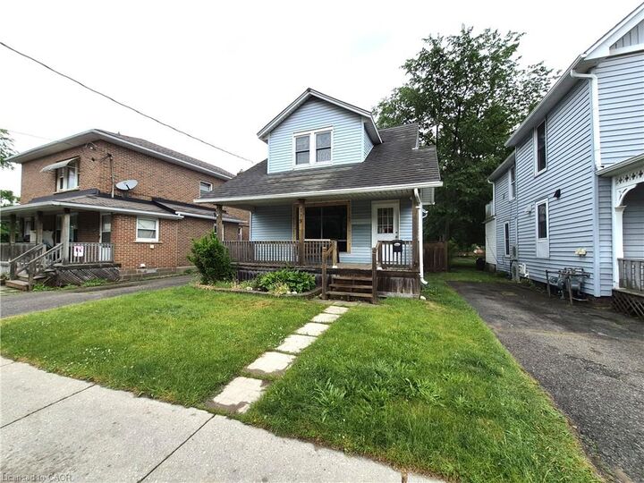 Property Photo:  119 Norfolk Street S  ON N3Y 2W3 