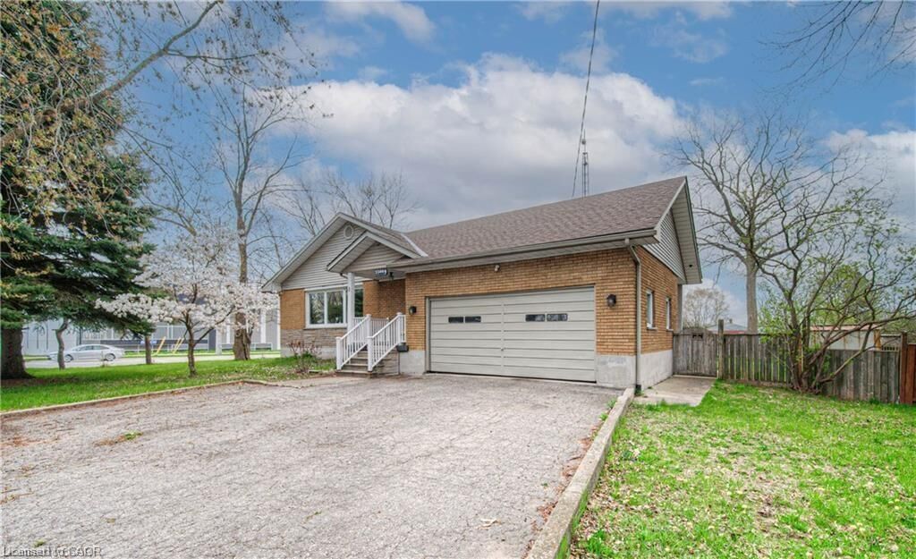 Property Photo:  2300 Fountain Street N  ON N3H 4R7 
