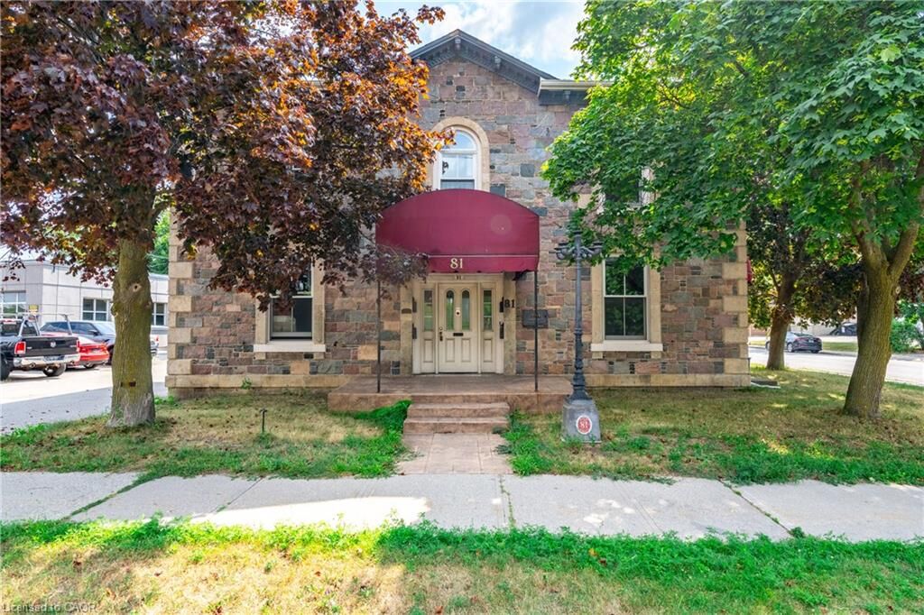 Property Photo:  81 Water Street S 3  ON N1R 3C9 