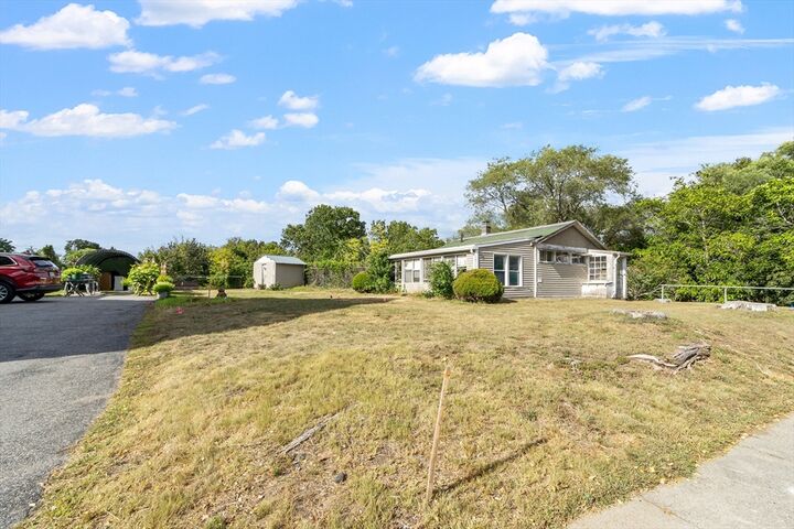 Property Photo:  14 Cross Street  MA 01801 