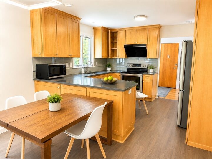Property Photo:  5 Philip Rd  MA 02421 
