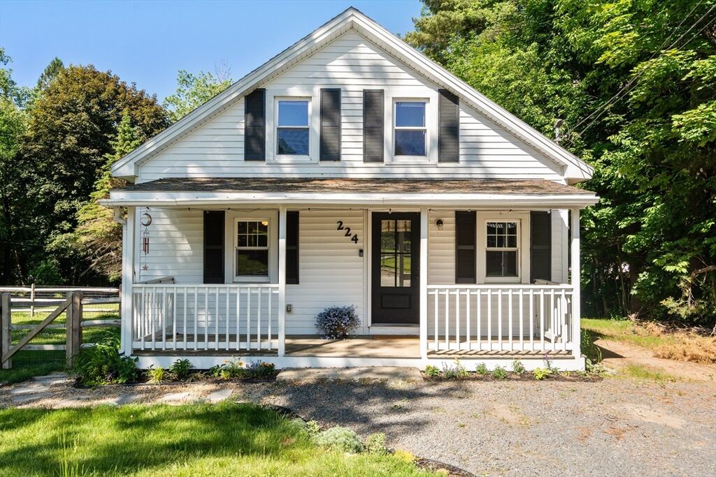 Property Photo:  224 Turkey Hill Rd  MA 01543 