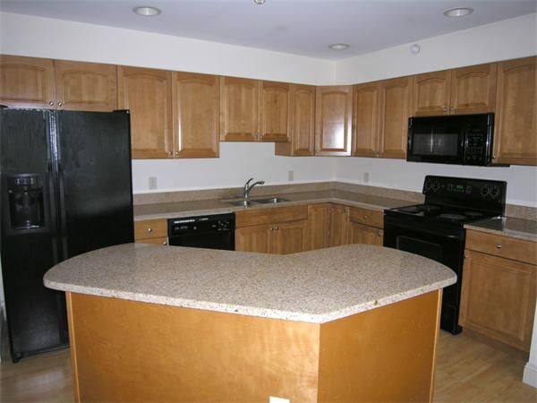 Property Photo:  2 Abbott Lane 6  MA 01742 