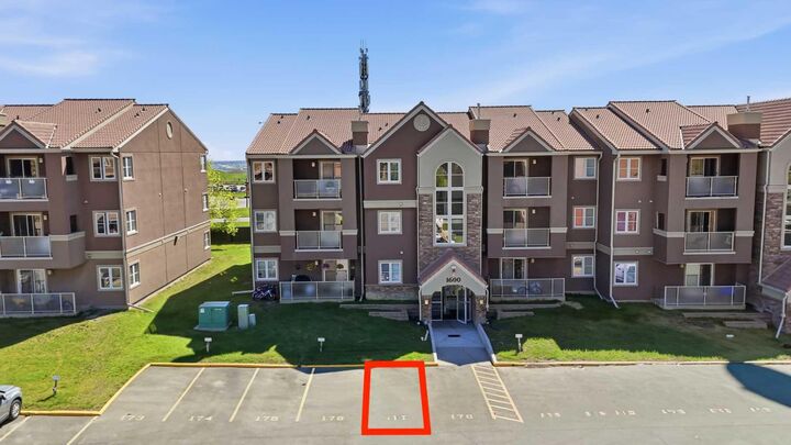 Property Photo: 1634 Edenwold Heights NW #1634 AB T3A 3V2