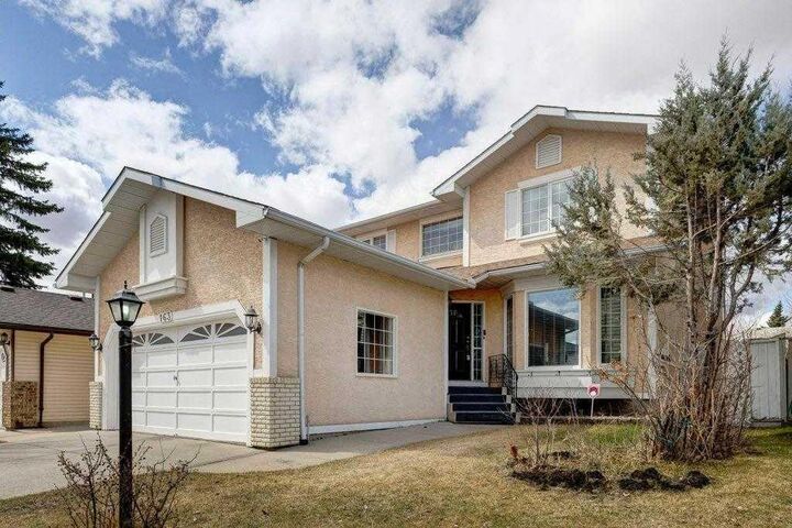 Property Photo:  163 Shannon Circle SW  AB T2Y 2L1 
