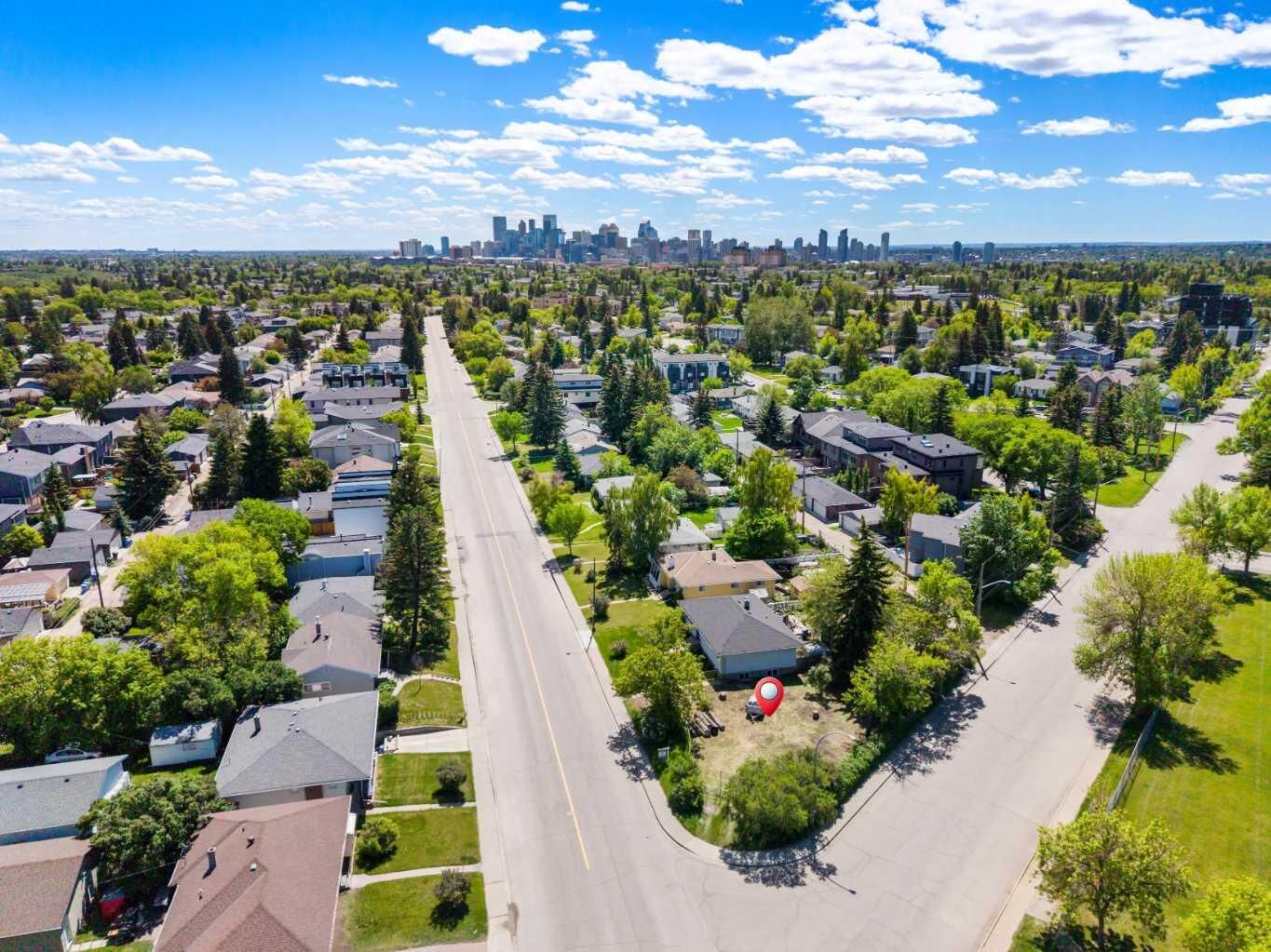 Property Photo: 2747 Morley Trail NW AB T2M 4G7