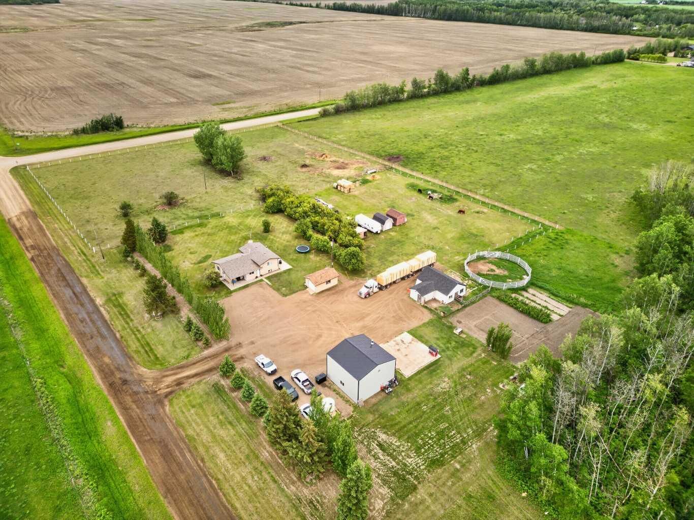 Property Photo: 105373 Range Road 144 AB T0H 2H0