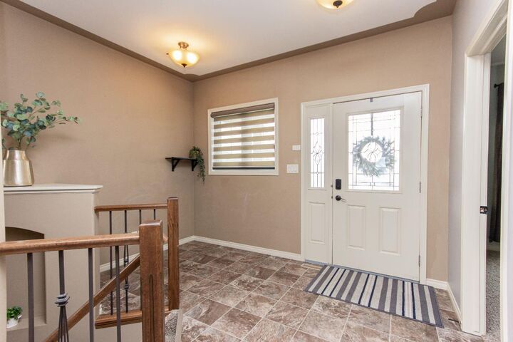 Photo de la propriété:  101 Valley Crescent  AB T4M 0J7 