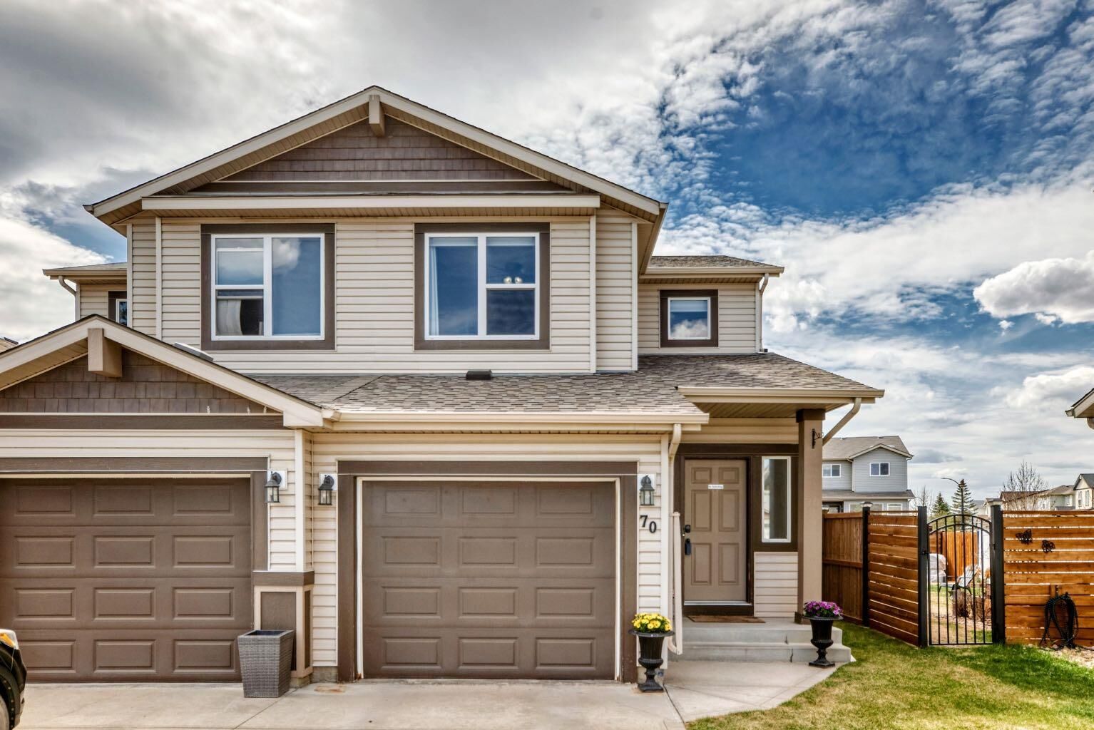 Property Photo:  70 Jensen Place  AB T4P 0G2 