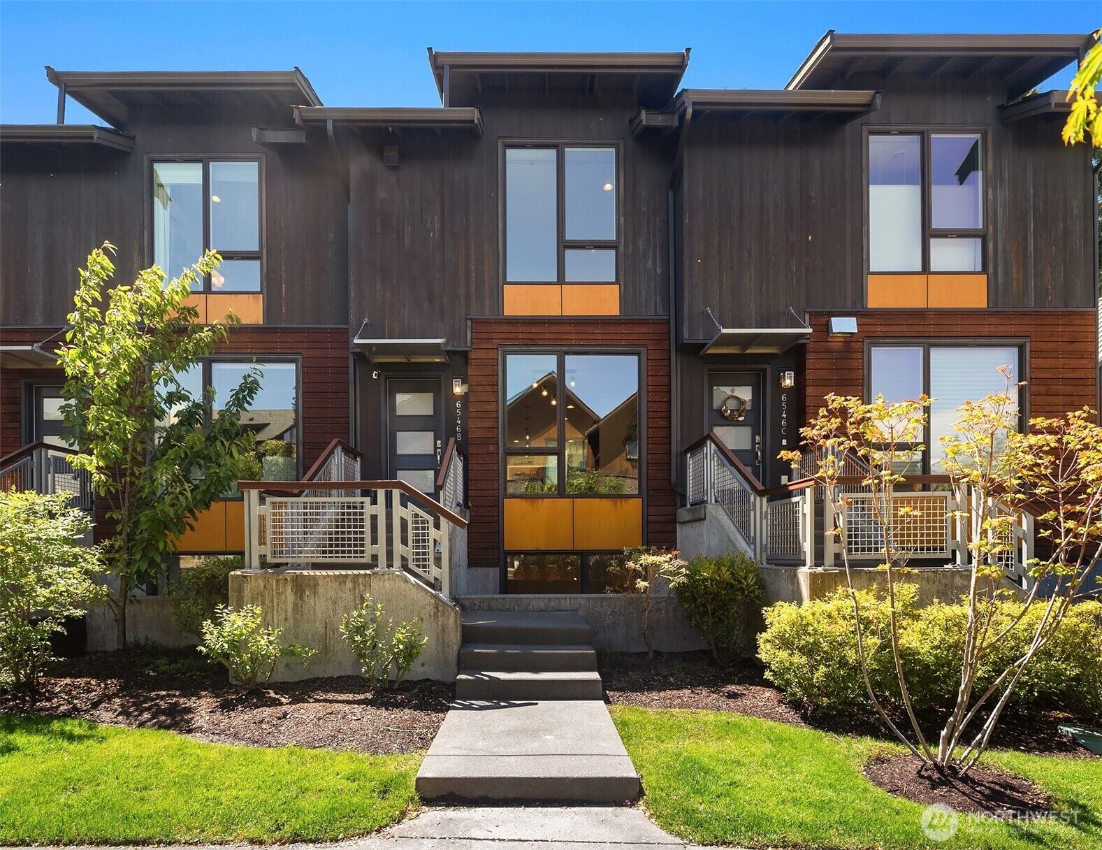 Property Photo:  6546 B  32nd Avenue NE 2.2  WA 98115 