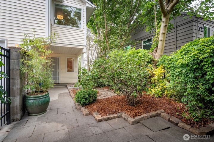 Property Photo:  831  19th Avenue S  WA 98144 
