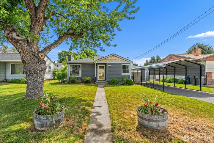 Property Photo: 1219 N Ashland WA 98802