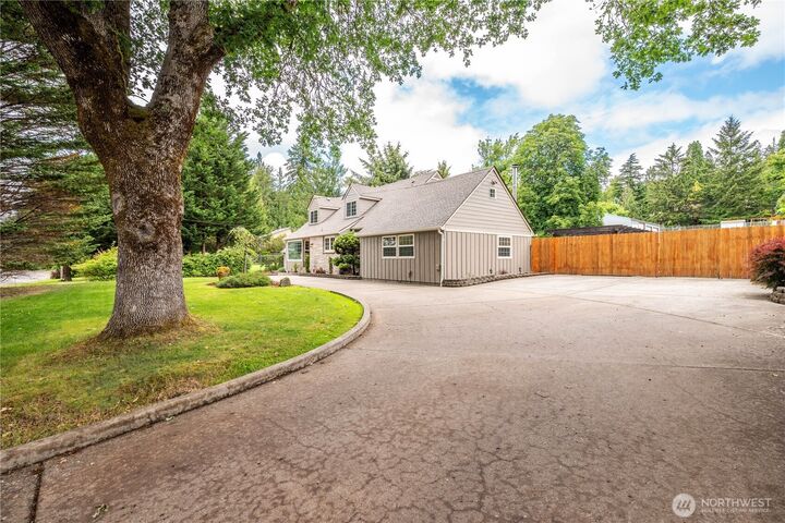 Property Photo: 3136 Pacific Way WA 98632