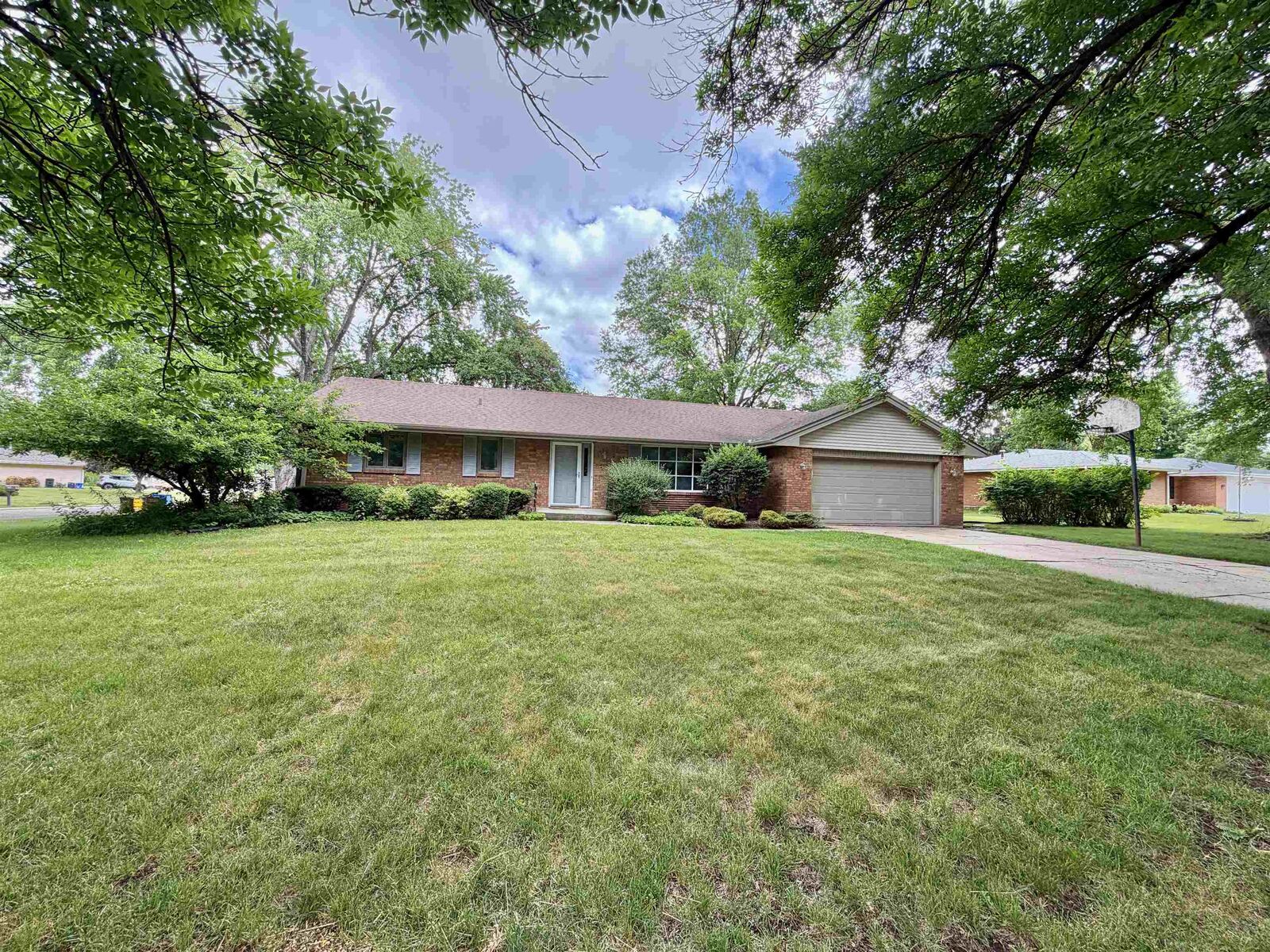 Property Photo: 1520 Kerstin Court IL 61108