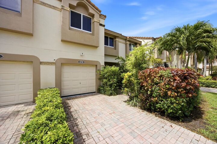 Property Photo: 6738 Via Regina FL 33433