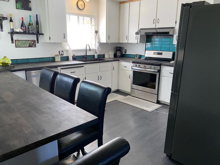 Property Photo:  1144 Shirley Court  CA 93620 