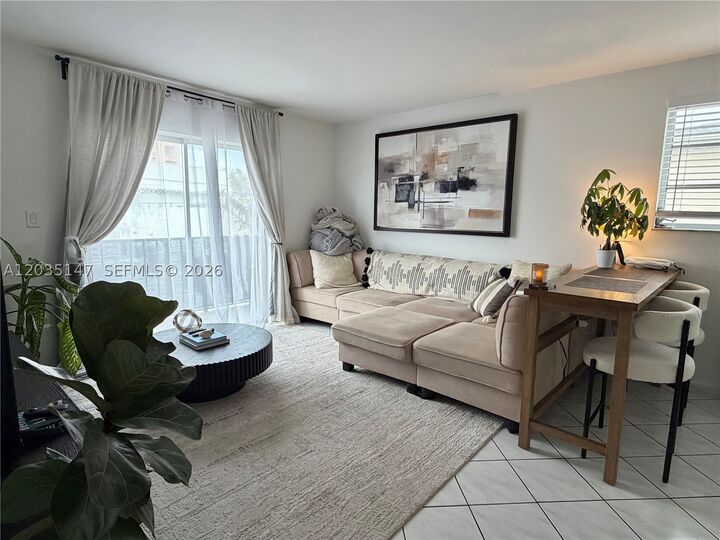Property Photo:  821 Euclid Ave 304  FL 33139 
