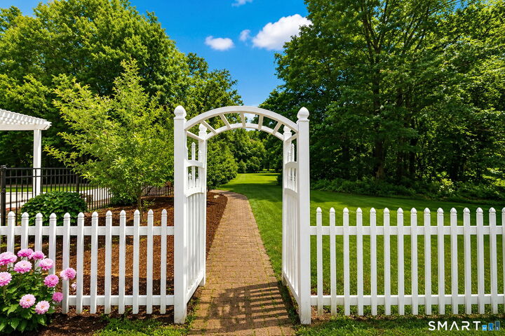 Property Photo:  957 West River Street  CT 06461 