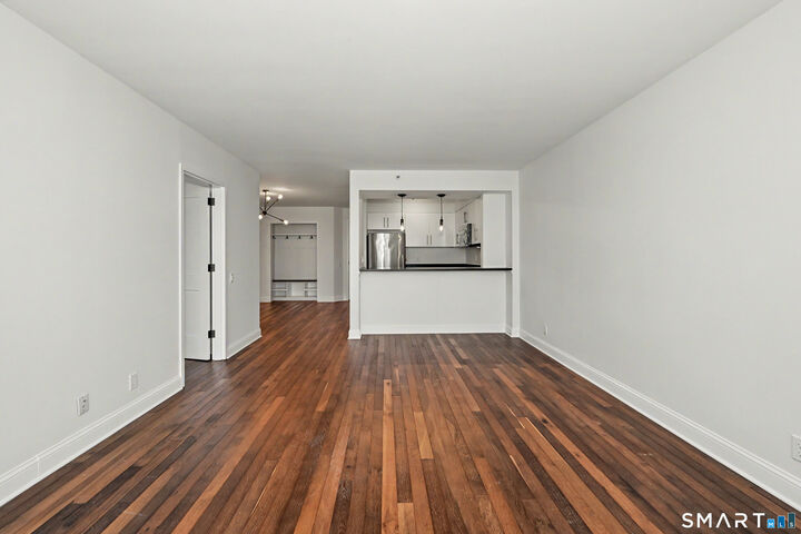Property Photo:  25 Forest Street 14D  CT 06901 