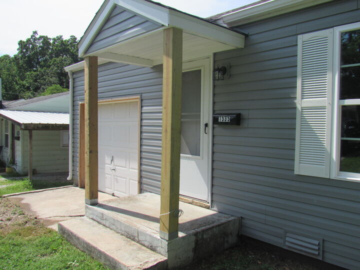 Property Photo:  1535 E Livingston Street  MO 65803 