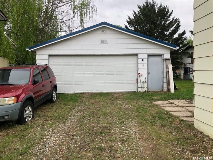 Property Photo: 110 Langrill Drive SK S3N 3M0