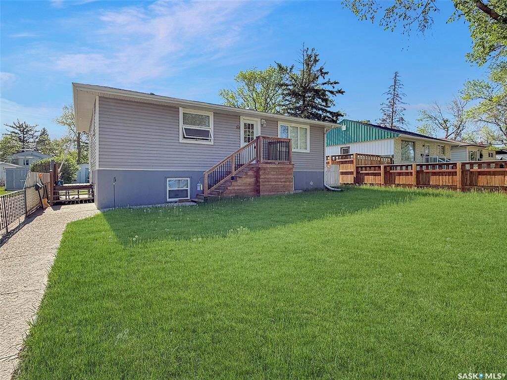 Property Photo: 168 2nd Avenue SE SK S9H 3H9