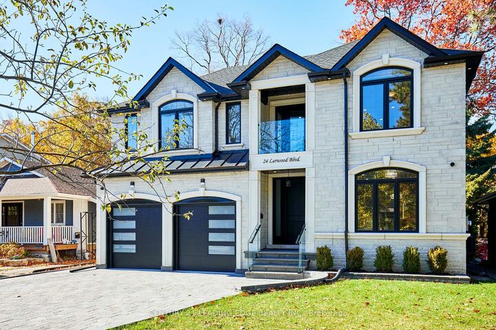 Photo de la propriété:  24 Larwood Boulevard  ON M1M 2M5 