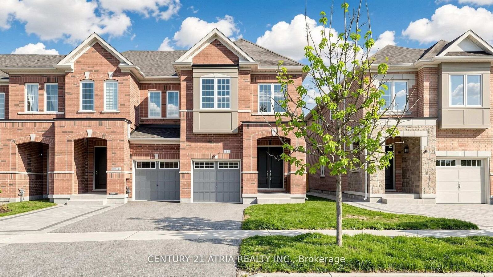 Photo de la propriété: 37 Capreol Avenue ON L4G 0Z8