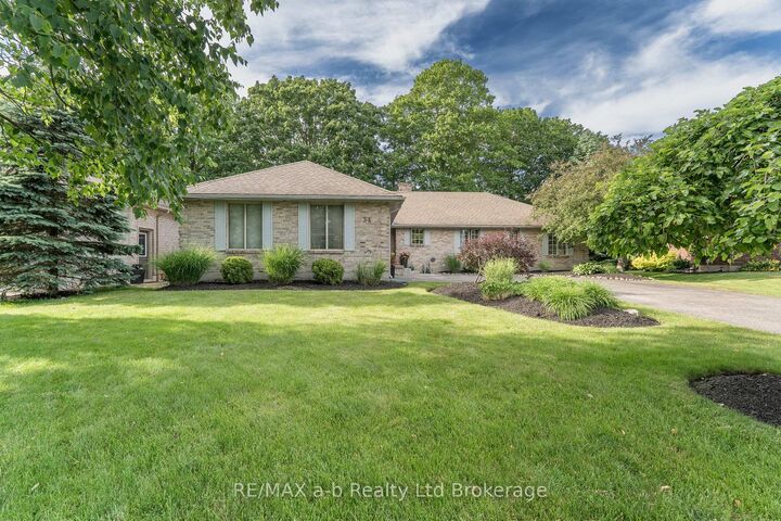Property Photo: 34 Lorraine Avenue ON N4G 4V3