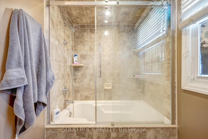 Property Photo:  60 Martindale Crescent  ON L6X 2T9 