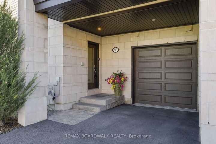 Property Photo: 543 Labrador Crescent ON K1T 0R4