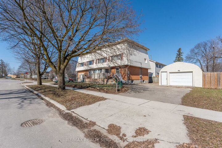 Property Photo:  72 Florence Avenue  ON N2A 2K8 