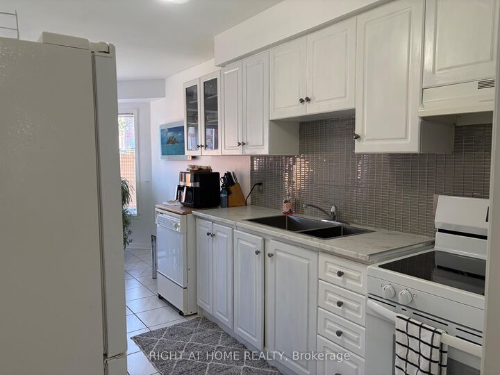 Property Photo: 40 Vogue Street ON L3S 4G5