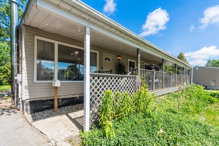 24 Cory Crescent — photo 1