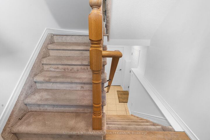 Property Photo: 77 Franks Way ON L4N 3J1