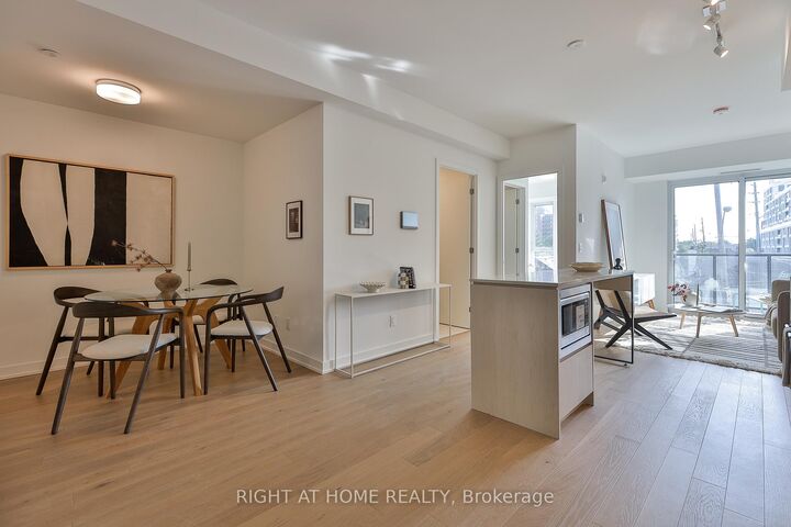 Property Photo: 1161 Kingston Road 205 ON M1N 1P2