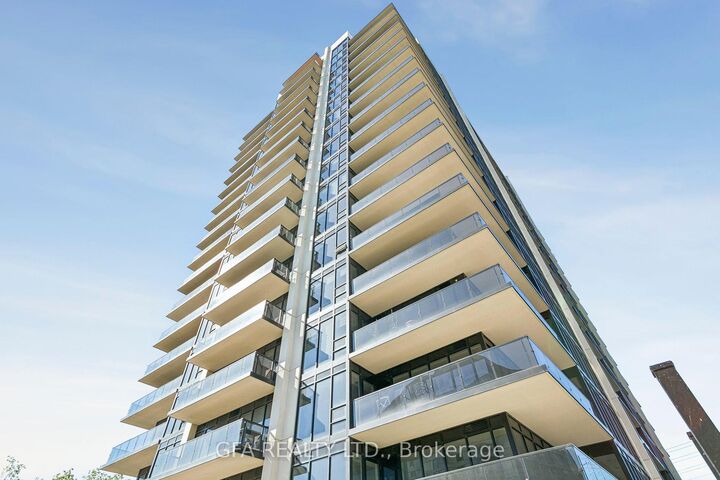 Property Photo: 1035 Southdown Road 707 ON L5J 0A2