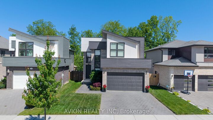 364 Sophia Crescent — photo 1