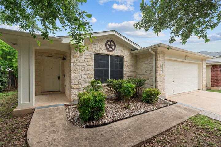 Property Photo:  203 Presidio Drive  TX 78641 