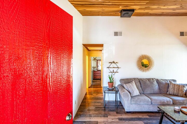 Property Photo:  6 Redwood Court 6  CA 95409 