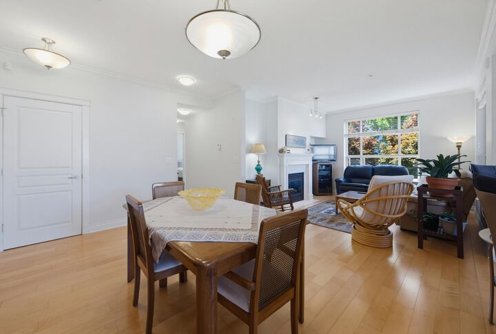 Property Photo: 15357 17A Avenue 204 BC V4A 1V4