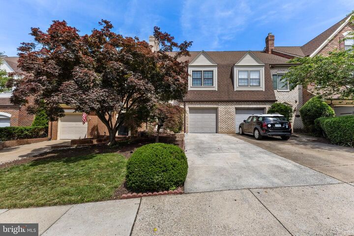 Property Photo: 6308 Chaucer View Circle VA 22304