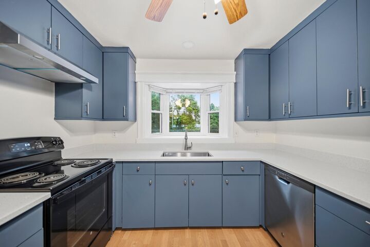 Property Photo:  19531 Scenery Drive  MD 20876 