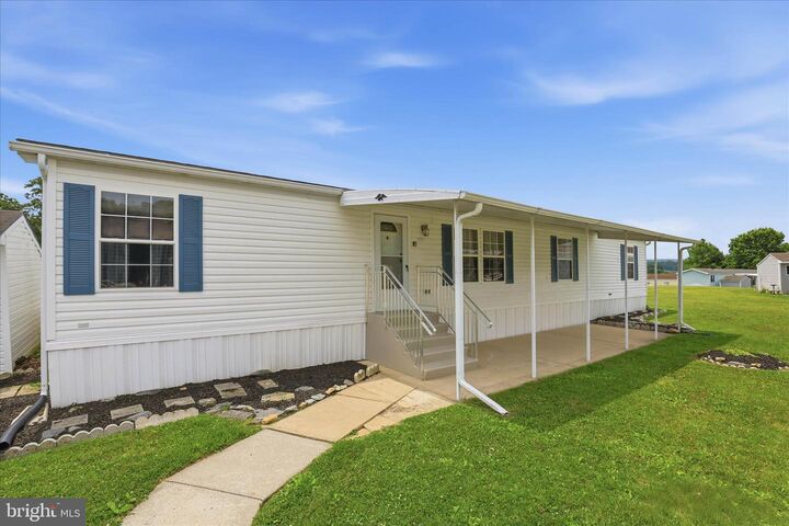 Property Photo:  813 Birch Street  PA 17560 