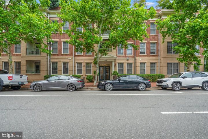 Property Photo:  1115 Cameron Street 109  VA 22314 
