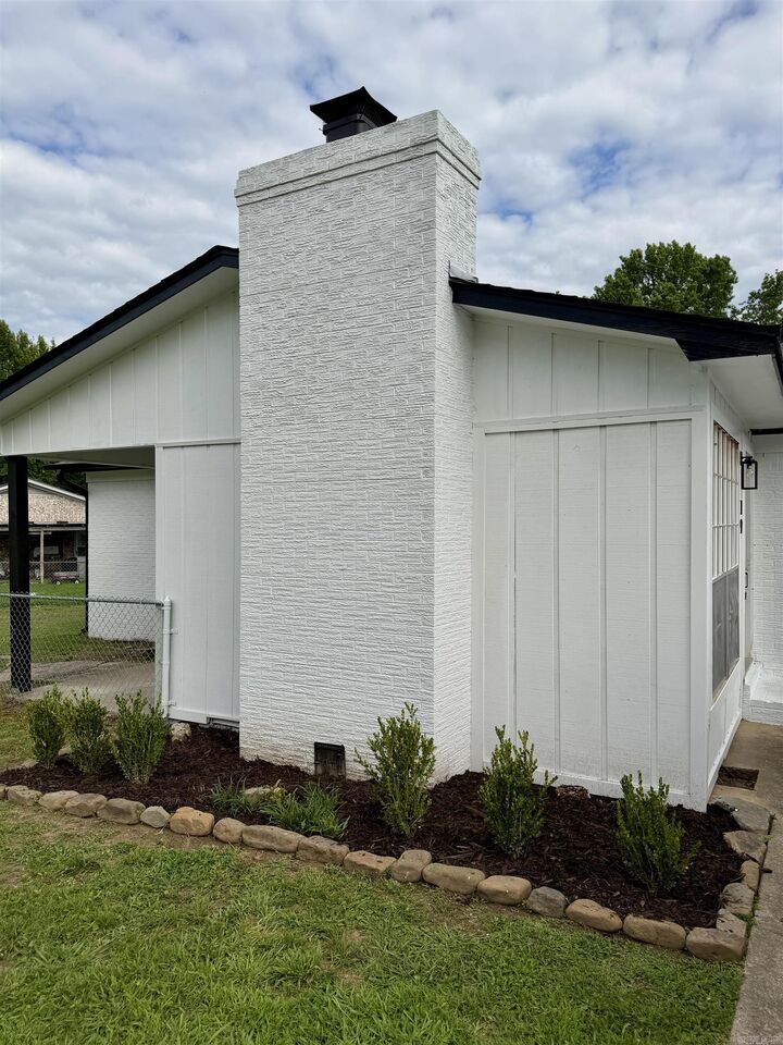 Property Photo:  19 Thompson Dr  AR 72830 