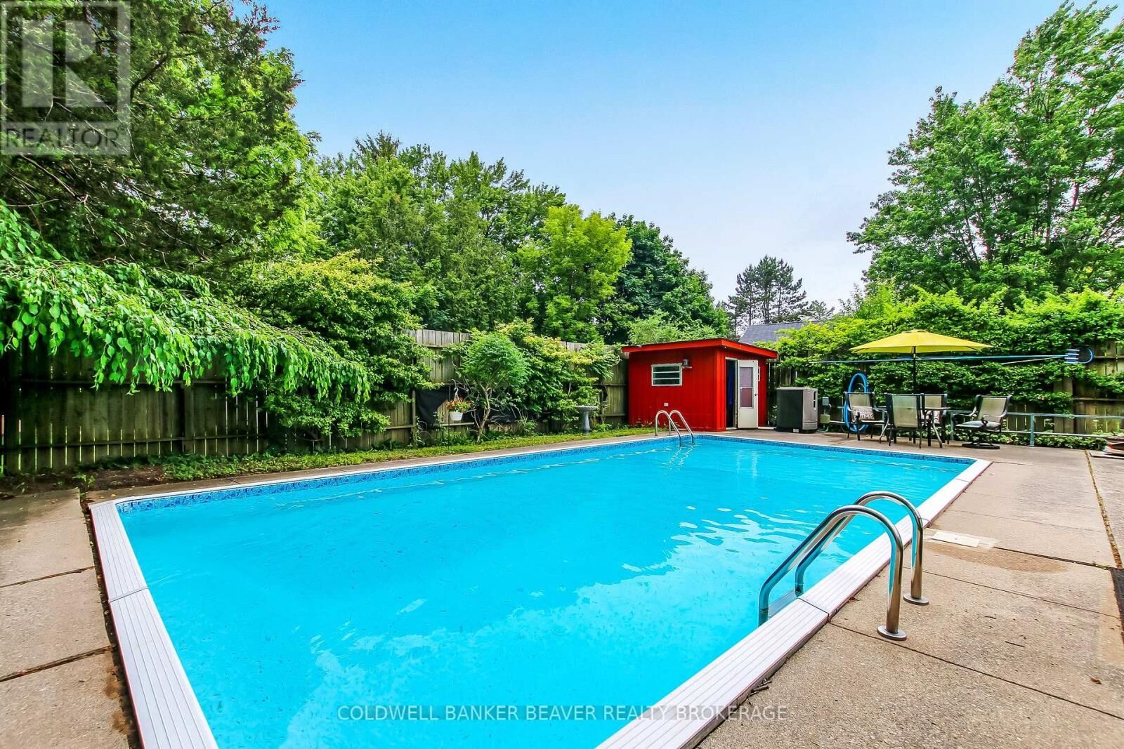 Property Photo: 39 South Edgeware Road ON N5P 2H5