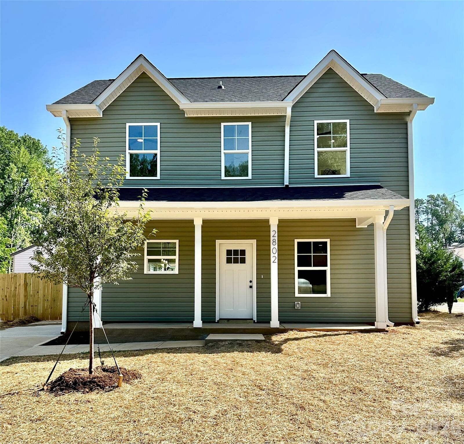 Property Photo: 2802 Willow Street NC 28208