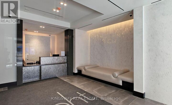 Property Photo:  8 Cumberland Street 3601  ON M4W 0B6 