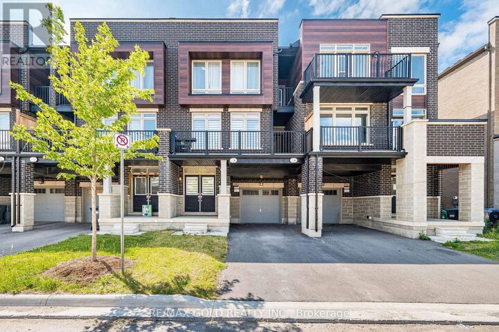 Property Photo:  44 Donald Ficht Crescent  ON L7A 5H6 